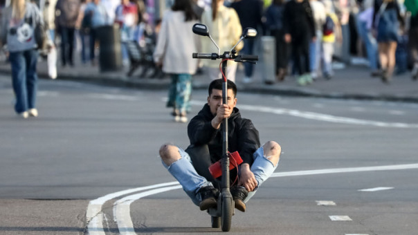 В Благовещенске полностью запретили электросамокаты из-за аварийности