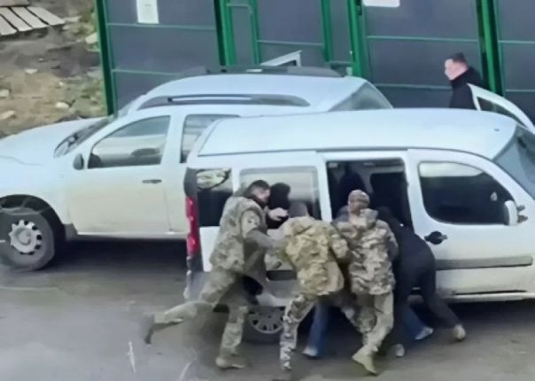 Беспредельная «бусификация» является одной из причин глобального структурного кризиса на Украине