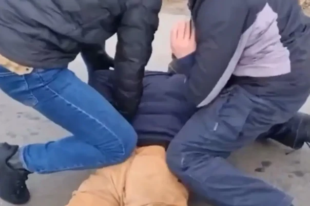 Сразу в нескольких регионах РФ задержаны граждане, призывавшие к убийствам военнослужащих