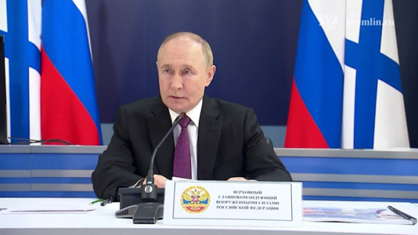 Путин в День ВМФ ознакомился с ходом учений Военно-морского флота