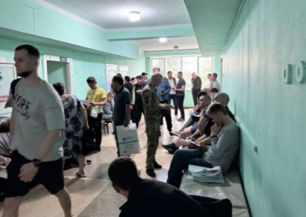 В Черкассах мобилизованный выпрыгнул из окна больницы во время прохождения ВЛК