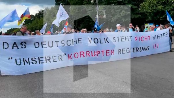 В Берлине сотни немцев вышли на митинг против поставок оружия на Украину