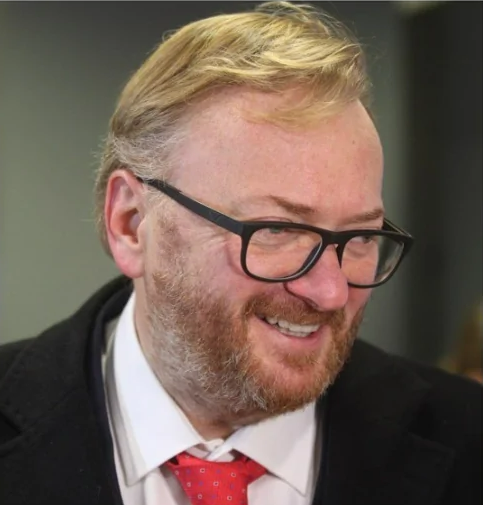 Депутат Милонов назвал тонирование лобового стекла признаком нетрадиционной ориентации