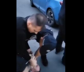 Киев: Экипаж полиции не линчевали лишь потому, что бусифицированный убежал