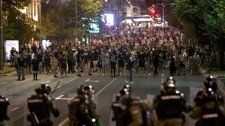 Сербия в огне: в стране прошла пятая ночь столкновений