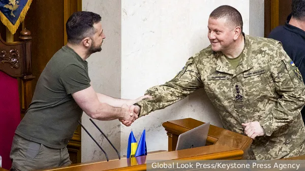 Страх Зеленского потерять власть мешает миру на Украине