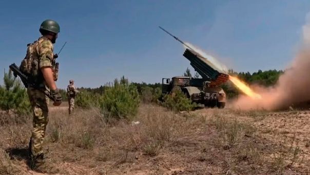 Освободившие Клебан-Бык бойцы встретили женщин-дроноводов и азовцев*
