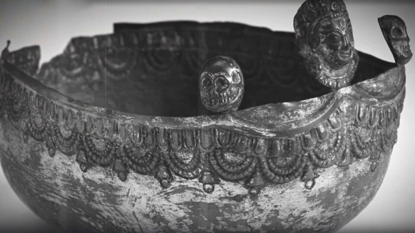 Кровавая чаша Оксфорда: профессора пили вино из черепа рабыни