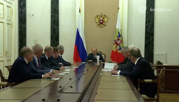 Путин провел совещание по региональной безопасности с членами Совбеза