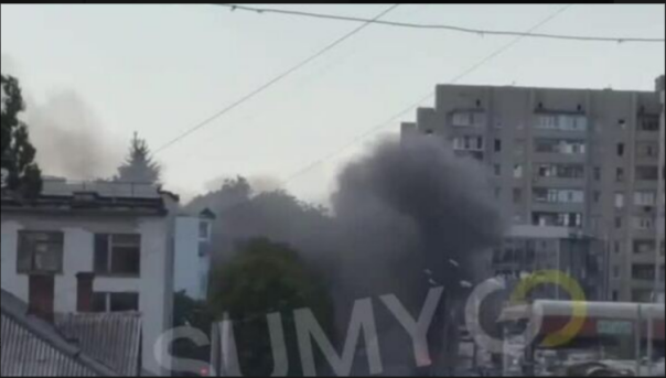 Взрыв и мощный пожар зафиксирован на центральном рынке в Сумах