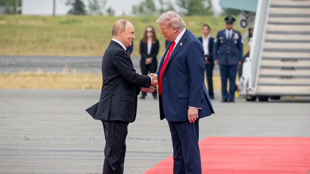 Самый адекватный фаворит Трампа разболтал секрет про разговор с Путиным