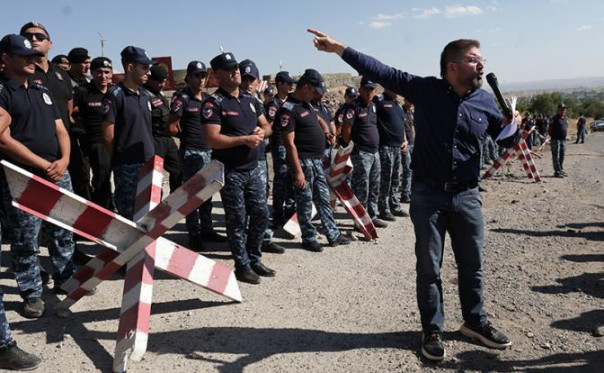 Российской военной базе в Гюмри начинают щекотать нервы: «Армения ориентируется на того, кто больше заплатит»