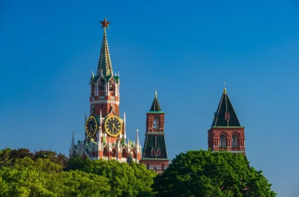 В Киеве предлагают НАТО нанести совместный удар по Кремлю и мавзолею Ленина