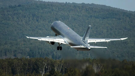 Импортозамещенный серийный Superjet совершил первый полет