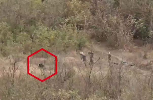 Украинские военнослужащие сдаются в плен в районе Клебан-Быка