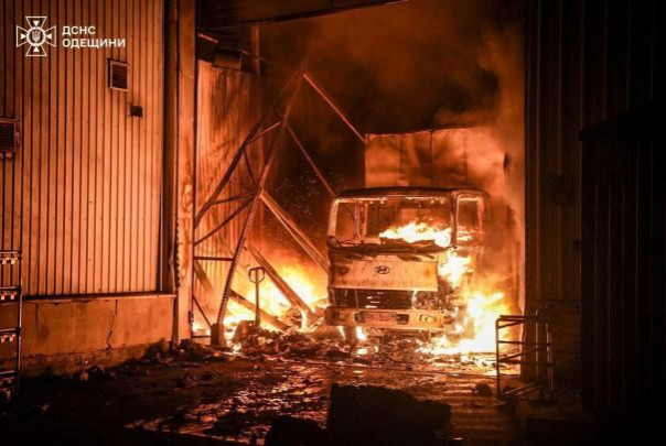 В Днепропетровске ракета поразила складские помещения сети магазинов АТБ