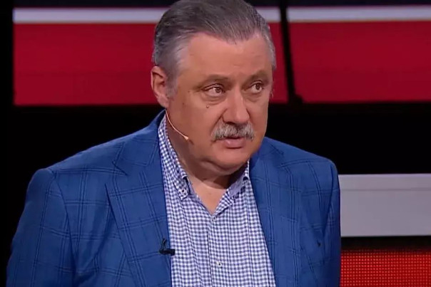 Д. Евстафьев: Трампу было сказано: бери на себя ответственность или соскакивай, пока не поздно.