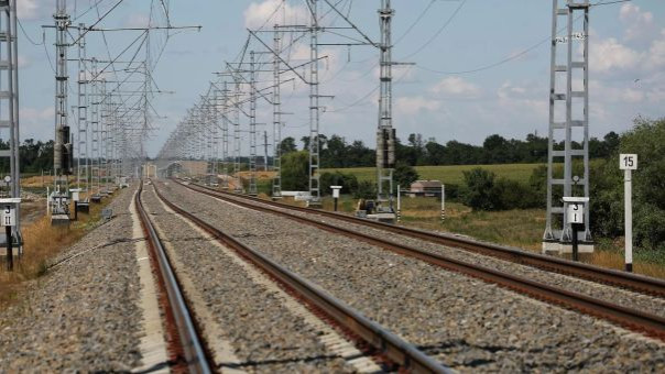 В Ленобласти с рельсов сошли тепловоз и 15 вагонов | В Орловской области на ж/д путях нашли взрывные устройства, есть жертвы