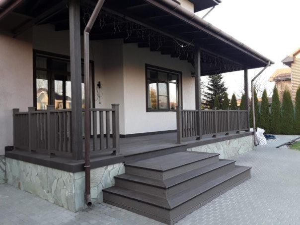 Уют и долговечность: беседка из террасной доски