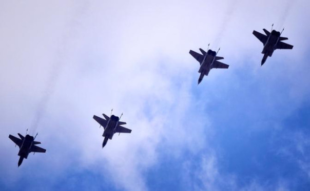 Европа снова в жуткой панике: Российские МиГ-31 испортили воздух Эстонии