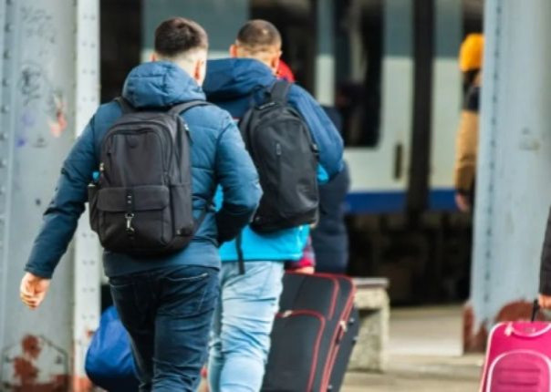 В Верховной раде требуют закрыть границу, чтобы остановить отток молодежи