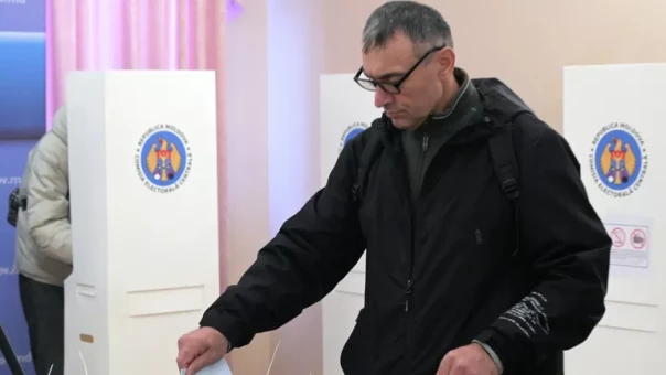 Правящая в Молдавии ПДС потеряла десять мест в парламенте по итогам выборов