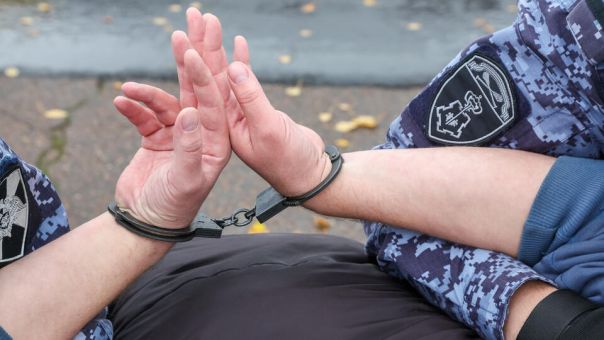 В 11 регионах РФ задержали айтишников, помогавших телефонным мошенникам