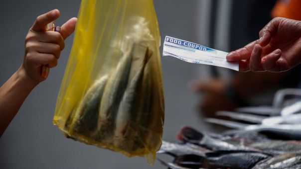 CNN: около 42 млн американцев могут лишиться талонов на питание