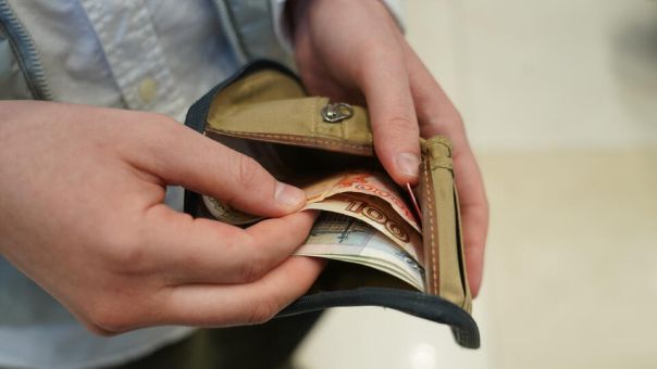 Адвокат и аудитор обманули клиентку более чем на 40 миллионов рублей