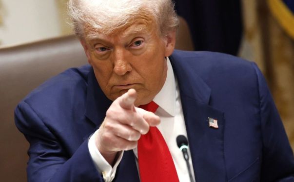 Трамп о конфликте на Украине: Сторонам нужно позволить сражаться