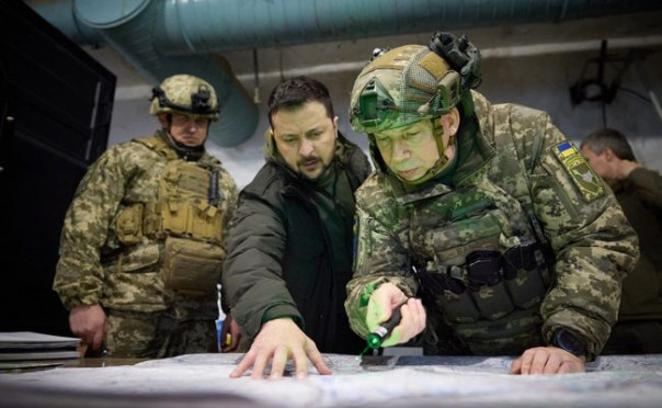 Киев начал отстирывать исподнее Зеленского и Сырского