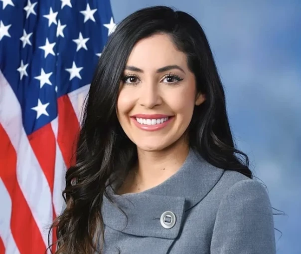 Зеленский каждый месяц переводит в саудовский банк по $ 50 млн