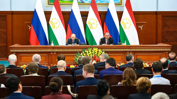 Рабочим — порядок: Москва и Душанбе перестраивают подходы к трудовой миграции