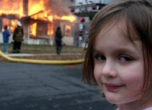 Школьница из Питера подожгла вышку сотовой связи