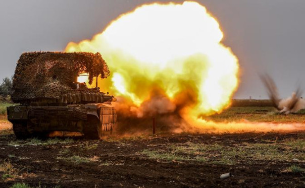 «Обстановка тяжелая, русня стягивает силы»: ВСУ начинают покидать Красный Лиман, но это еще не драп