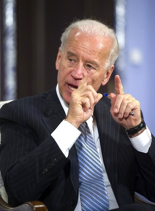 Пока Байден готовится возвращаться, Трамп играет на всех досках: «черная дыра» в Чикаго, поражение на местных выборах и шатдаун