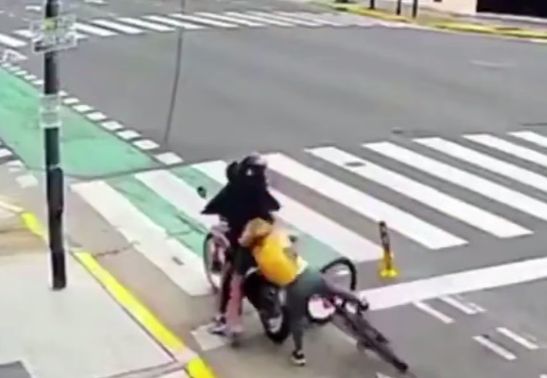 Храбрая россиянка помогла задержать банду грабителей в Аргентине.