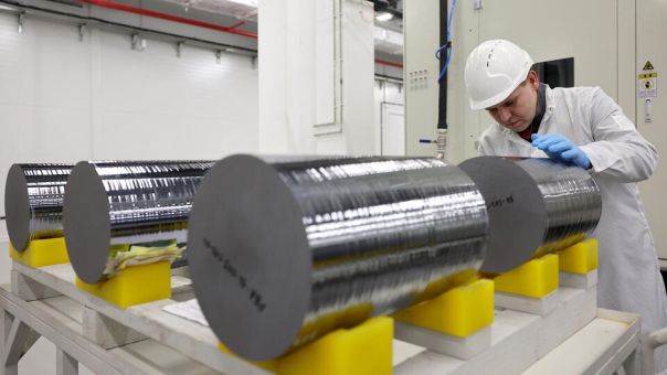 Крупнейший в России кремниевый завод приостановит производство с 2026 года