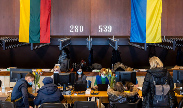 Восточная Европа мечтает отдохнуть от токсичного "прапора"