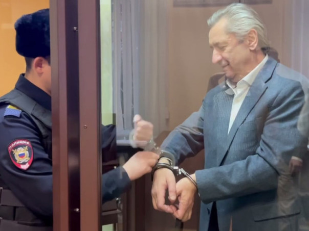 Высокопоставленный чиновник осужден на 13 лет за рекордно крупную взятку