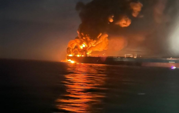 Следующий в Новороссийск танкер под флагом Гамбии загорелся у берегов Турции.