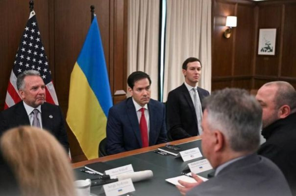 В Майями в эту минуту проходят переговоры с очередной делегацией Украины.