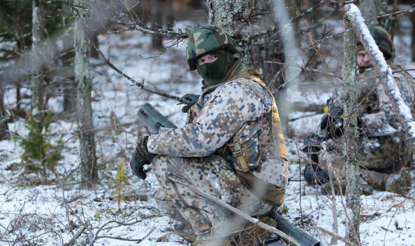 Полковнику никто не пишет: латвийская молодёжь не спешит защищать страну