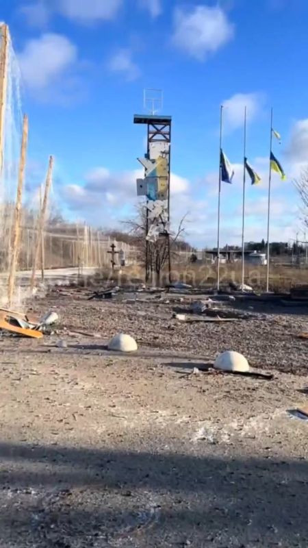 Наталки из ВСУ решили сделать эффектные фоточки у купянской стеллы