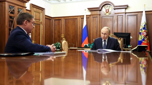 Путин обсудил с секретарем генсовета ЕР поддержку участников СВО