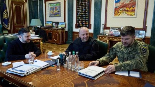 Умеров вернулся на Украину из США