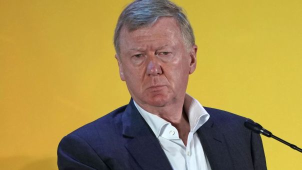 Приставы открыли новое производство об аресте активов Чубайса