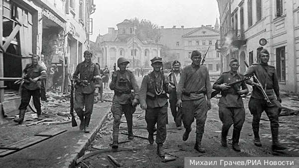 Польша хочет ограбить Россию за спасение от нацизма