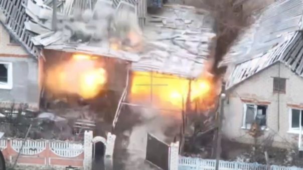 Российский дрон сжёг пункт управления БПЛА ВСУ под Купянском, момент попал на видео