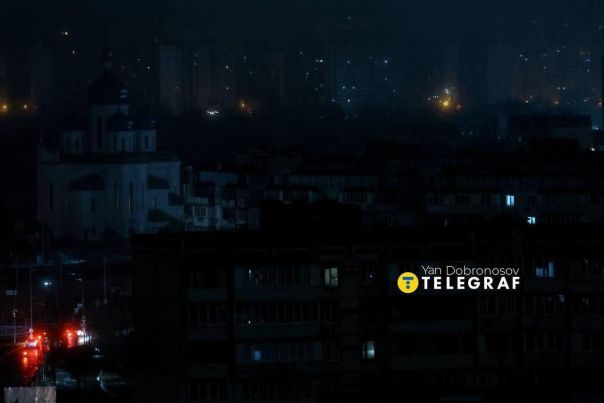 Последствия прилётов по Киеву: Блэкаут на улицах города